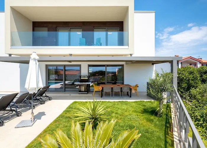 Suenos - New & Modern - 2023 Vila