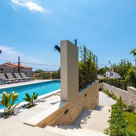 Suenos - New & Modern - 2023 Medulin