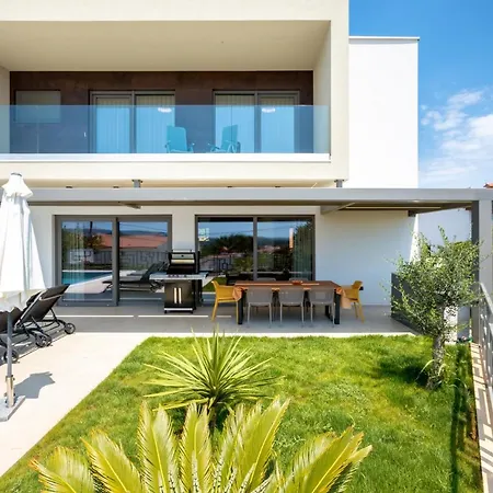 Suenos - New & Modern - 2023 Villa