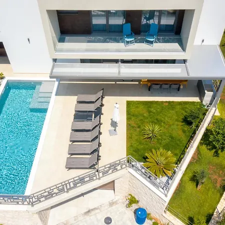 Villa Suenos - New & Modern - 2023